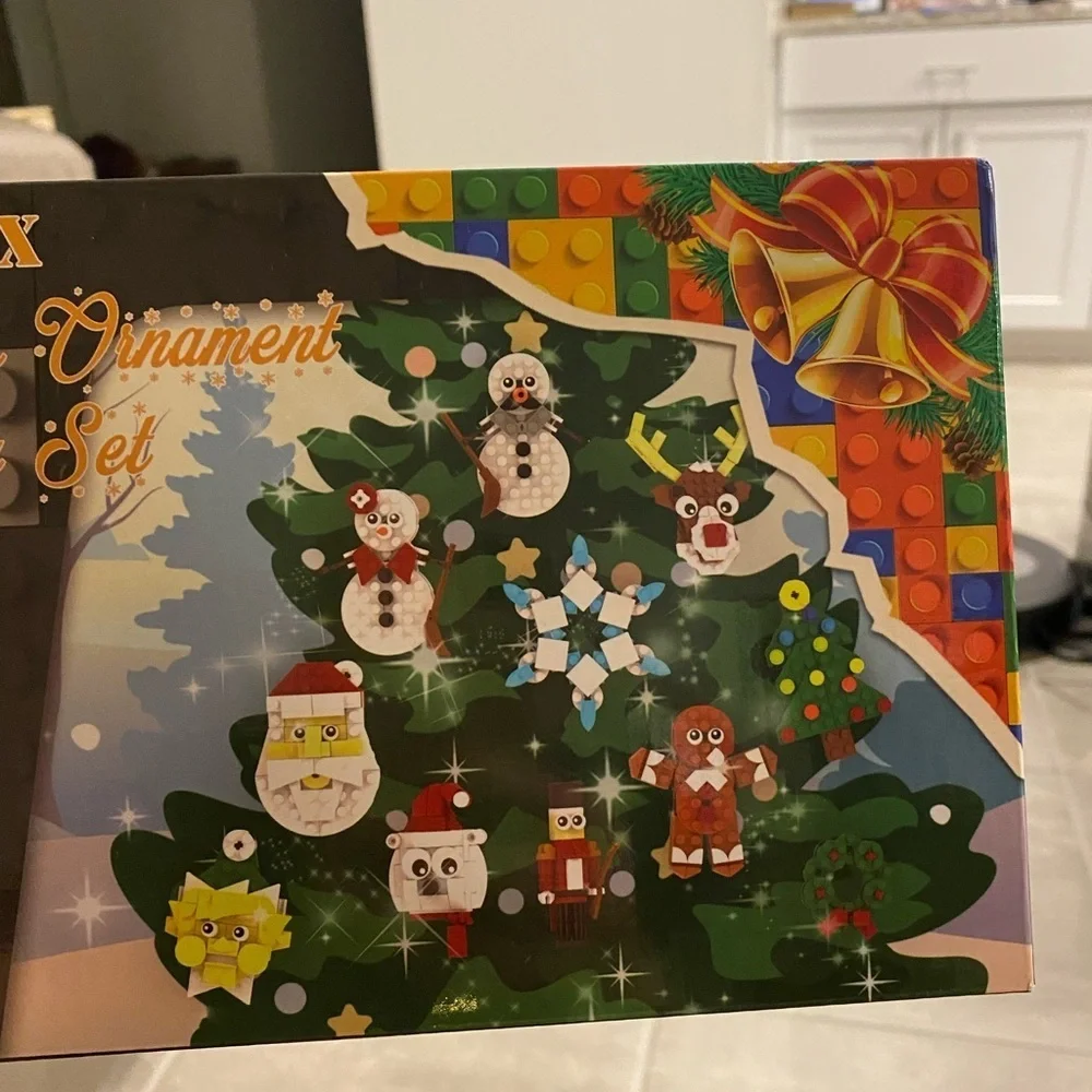 NEW - Christmas Ornaments Building Set, 382pc Christmas Tree, Wreath,Nutcracker